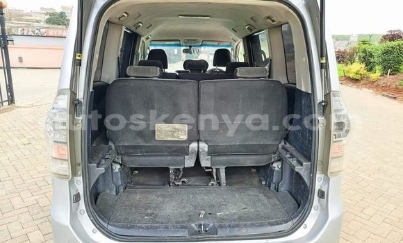 Nunua Ilio tumika Toyota Voxy Fedha Gari ndani ya Nairobi nchini Nairobi Nunua Ilio tumika Toyota Voxy Fedha Gari ndani ya Nairobi nchini Nairobi