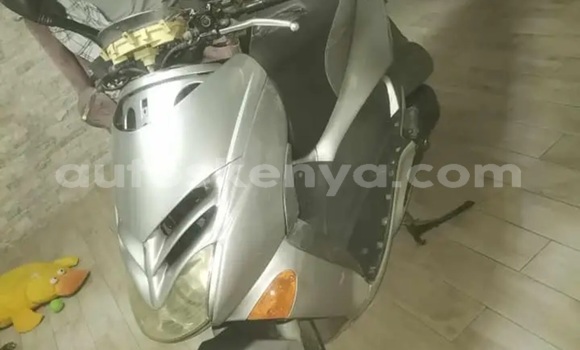 Oofamaa Aprilia Leonardo Silver Doqdoqqee iti Nairobi keessatti Nairobi keessatti Oofamaa Aprilia Leonardo Silver Doqdoqqee iti Nairobi keessatti Nairobi keessatti