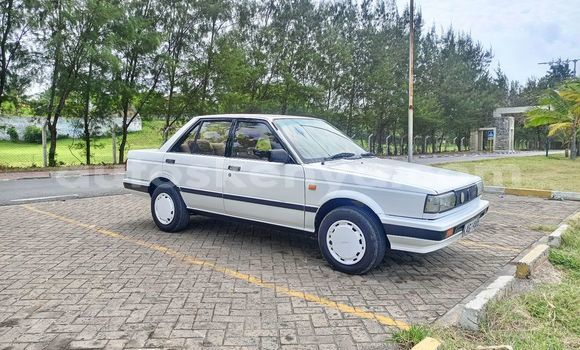 Oofamaa Nissan Sunny White Makiinaa iti Machakos keessatti Nairobi keessatti Oofamaa Nissan Sunny White Makiinaa iti Machakos keessatti Nairobi keessatti