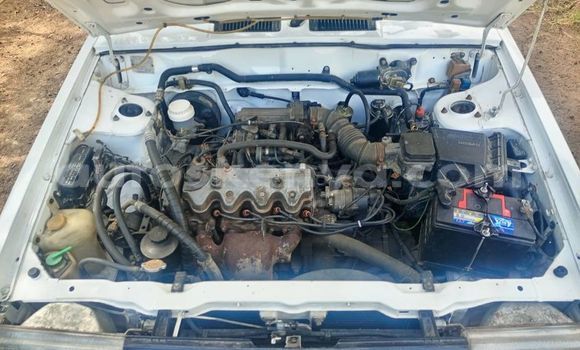 Oofamaa Nissan Sunny White Makiinaa iti Machakos keessatti Nairobi keessatti Oofamaa Nissan Sunny White Makiinaa iti Machakos keessatti Nairobi keessatti