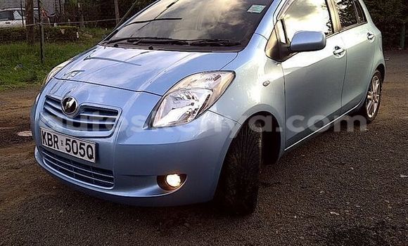 Nunua Ilio tumika Toyota Vitz Bluu Gari ndani ya Machakos nchini Nairobi