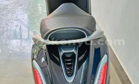 Haaraa Bajaj CHETAK Blue Doqdoqqee iti Nairobi keessatti Nairobi keessatti Haaraa Bajaj CHETAK Blue Doqdoqqee iti Nairobi keessatti Nairobi keessatti