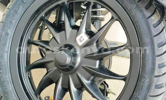 Haaraa Bajaj CHETAK Blue Doqdoqqee iti Nairobi keessatti Nairobi keessatti Haaraa Bajaj CHETAK Blue Doqdoqqee iti Nairobi keessatti Nairobi keessatti