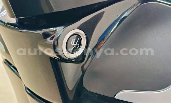 Haaraa Bajaj CHETAK Blue Doqdoqqee iti Nairobi keessatti Nairobi keessatti Haaraa Bajaj CHETAK Blue Doqdoqqee iti Nairobi keessatti Nairobi keessatti