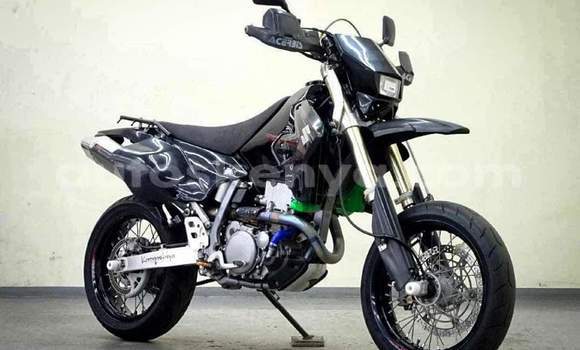 Oofamaa Suzuki DR-Z Black Doqdoqqee iti Nairobi keessatti Nairobi keessatti Oofamaa Suzuki DR-Z Black Doqdoqqee iti Nairobi keessatti Nairobi keessatti