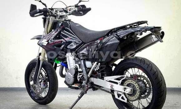 Oofamaa Suzuki DR-Z Black Doqdoqqee iti Nairobi keessatti Nairobi keessatti Oofamaa Suzuki DR-Z Black Doqdoqqee iti Nairobi keessatti Nairobi keessatti