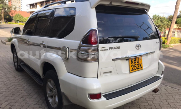 Oofamaa Toyota Prado White Makiinaa iti Machakos keessatti Nairobi keessatti Oofamaa Toyota Prado White Makiinaa iti Machakos keessatti Nairobi keessatti