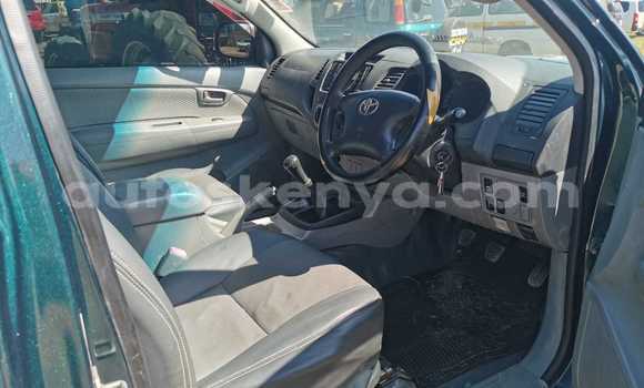 Oofamaa Toyota Hilux Blue Makiinaa iti Eldoret keessatti Rift Valley keessatti Oofamaa Toyota Hilux Blue Makiinaa iti Eldoret keessatti Rift Valley keessatti