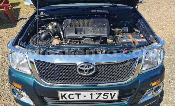Oofamaa Toyota Hilux Blue Makiinaa iti Eldoret keessatti Rift Valley keessatti Oofamaa Toyota Hilux Blue Makiinaa iti Eldoret keessatti Rift Valley keessatti