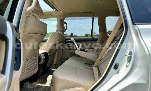 Nunua Mpya Toyota Land Cruiser Prado Nyeupe Gari ndani ya Nairobi nchini Nairobi Nunua Mpya Toyota Land Cruiser Prado Nyeupe Gari ndani ya Nairobi nchini Nairobi