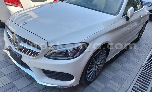 Oofamaa Mercedes‒Benz C–Class White Makiinaa iti Nairobi keessatti Nairobi keessatti Oofamaa Mercedes‒Benz C–Class White Makiinaa iti Nairobi keessatti Nairobi keessatti