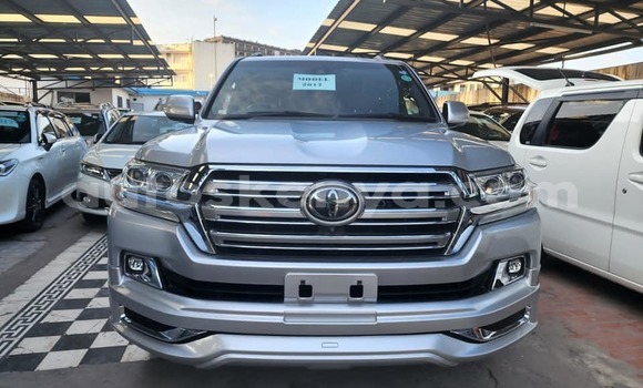 Nunua Ilio tumika Toyota Land Cruiser Prado Nyingine Gari ndani ya Bute nchini Kaskazini Mashariki mwa Kenya
