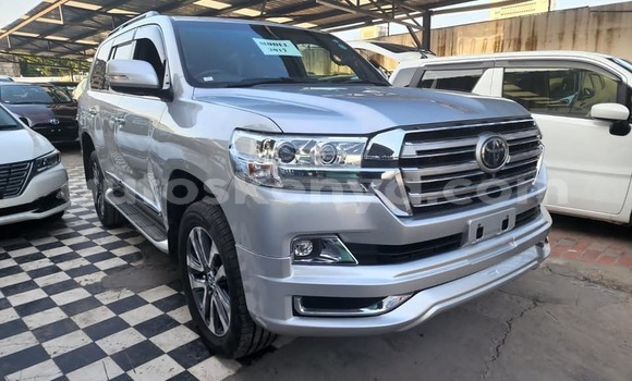 Oofamaa Toyota Land Cruiser Prado Other Makiinaa iti Bute keessatti Northeast Kenya keessatti Oofamaa Toyota Land Cruiser Prado Other Makiinaa iti Bute keessatti Northeast Kenya keessatti