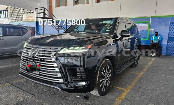 Oofamaa Lexus LX 570 Black Makiinaa iti Bute keessatti Northeast Kenya keessatti Oofamaa Lexus LX 570 Black Makiinaa iti Bute keessatti Northeast Kenya keessatti