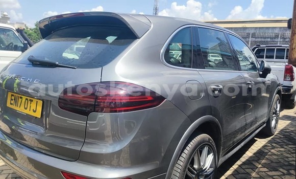 Oofamaa Porsche Cayenne Other Makiinaa iti Busia keessatti West Kenya keessatti Oofamaa Porsche Cayenne Other Makiinaa iti Busia keessatti West Kenya keessatti