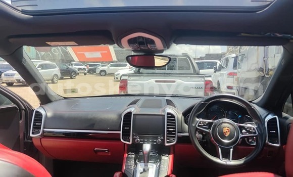 Oofamaa Porsche Cayenne Other Makiinaa iti Busia keessatti West Kenya keessatti Oofamaa Porsche Cayenne Other Makiinaa iti Busia keessatti West Kenya keessatti