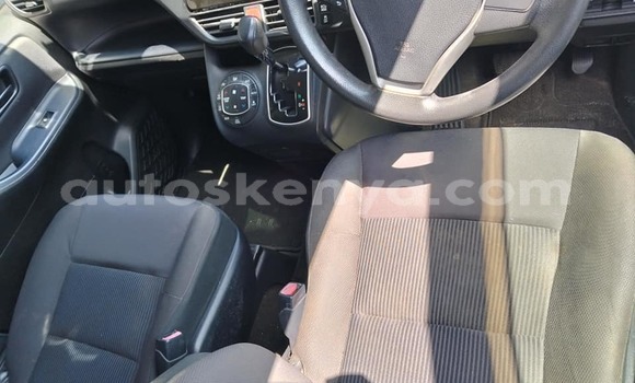 Oofamaa Toyota Voxy Other Makiinaa iti Bura keessatti Northeast Kenya keessatti Oofamaa Toyota Voxy Other Makiinaa iti Bura keessatti Northeast Kenya keessatti