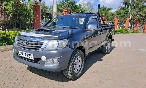 Nunua Ilio tumika Toyota Hilux Nyeusi Gari ndani ya Bura nchini Kaskazini Mashariki mwa Kenya Nunua Ilio tumika Toyota Hilux Nyeusi Gari ndani ya Bura nchini Kaskazini Mashariki mwa Kenya