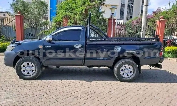 Buy Used Toyota Hilux Black Car in Bura in Northeast Kenya Buy Used Toyota Hilux Black Car in Bura in Northeast Kenya