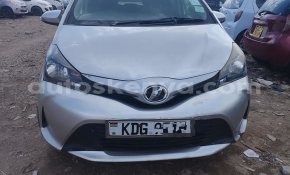 Nunua Ilio tumika Toyota Vitz Nyingine Gari ndani ya Bura nchini Kaskazini Mashariki mwa Kenya