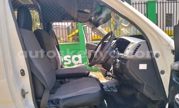 Buy Used Toyota Hiace White Car in Bute in Northeast Kenya