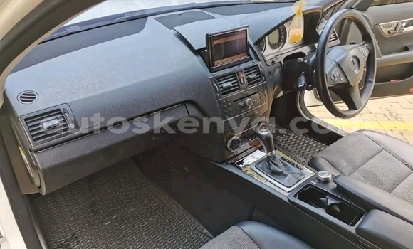 Buy Used Mercedes‒Benz KOMPRESSOR White Car in Garsen in Coast Buy Used Mercedes‒Benz KOMPRESSOR White Car in Garsen in Coast