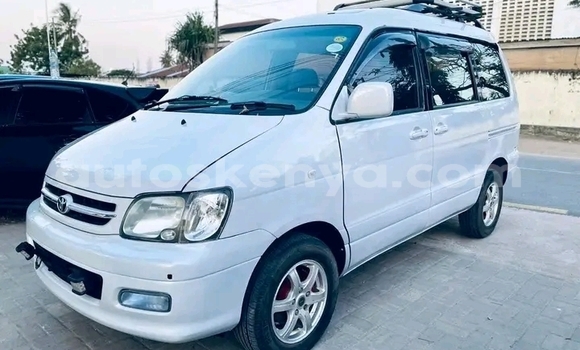 Buy Used Toyota Noah White Car in Chuka in East Kenya Buy Used Toyota Noah White Car in Chuka in East Kenya