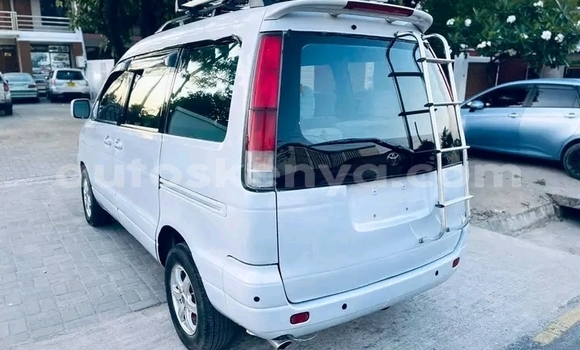 Buy Used Toyota Noah White Car in Chuka in East Kenya Buy Used Toyota Noah White Car in Chuka in East Kenya