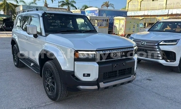 Buy Used Toyota Prado White Car in Bute in Northeast Kenya Buy Used Toyota Prado White Car in Bute in Northeast Kenya