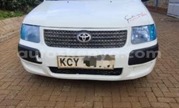 Oofamaa Toyota Succeed Other Makiinaa iti Nairobi keessatti Nairobi keessatti