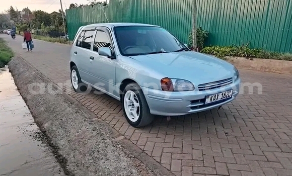 Oofamaa Acura RL Silver Makiinaa iti Nanyuki keessatti Rift Valley keessatti