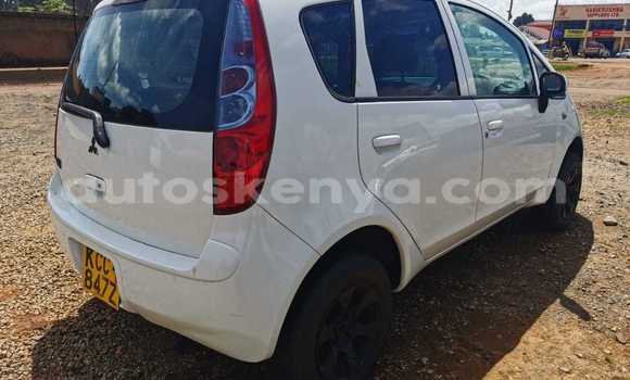 Oofamaa Mitsubishi Colt White Makiinaa iti Eldoret keessatti Rift Valley keessatti Oofamaa Mitsubishi Colt White Makiinaa iti Eldoret keessatti Rift Valley keessatti