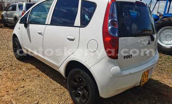 Oofamaa Mitsubishi Colt White Makiinaa iti Eldoret keessatti Rift Valley keessatti Oofamaa Mitsubishi Colt White Makiinaa iti Eldoret keessatti Rift Valley keessatti