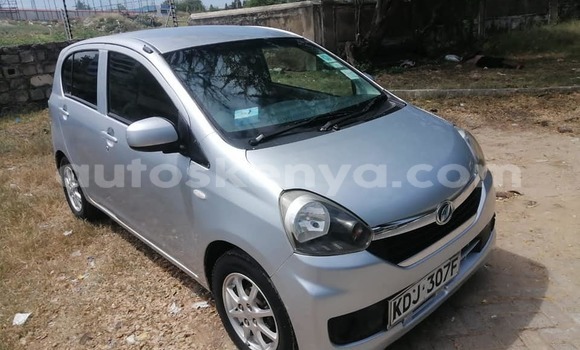 Oofamaa Suzuki MR Wagon Silver Makiinaa iti Machakos keessatti Nairobi keessatti