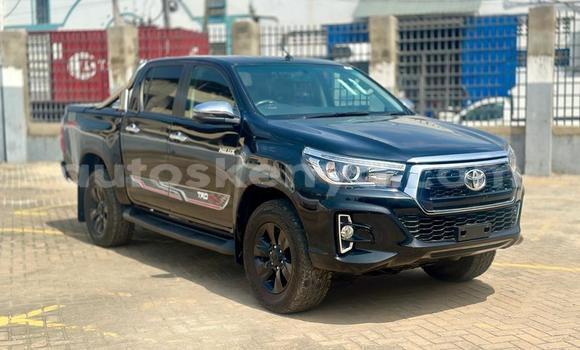Nunua Ilio tumika Toyota Hiluxe Revo Nyeusi Gari ndani ya Mombasa nchini Kenya ya Pwani