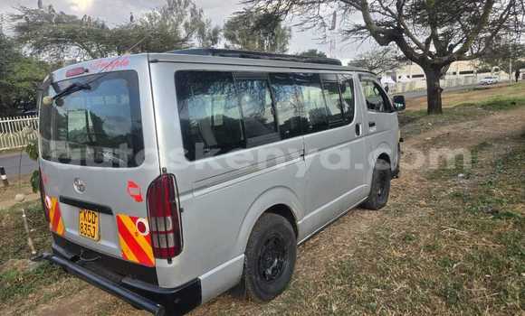 Nunua Ilio tumika Toyota Hiace Fedha Gari ndani ya Nairobi nchini Nairobi Nunua Ilio tumika Toyota Hiace Fedha Gari ndani ya Nairobi nchini Nairobi