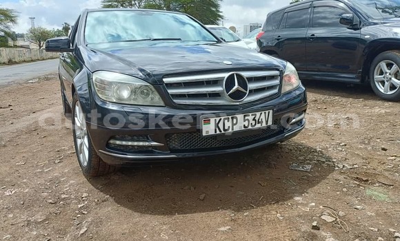 Nunua Ilio tumika Mercedes-Benz C250 coupe Bluu Gari ndani ya Nairobi nchini Nairobi