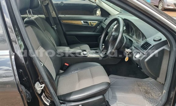 Nunua Ilio tumika Mercedes-Benz C250 coupe Bluu Gari ndani ya Nairobi nchini Nairobi Nunua Ilio tumika Mercedes-Benz C250 coupe Bluu Gari ndani ya Nairobi nchini Nairobi