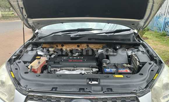 Nunua Ilio tumika Toyota RAV4 Fedha Gari ndani ya Nairobi nchini Nairobi Nunua Ilio tumika Toyota RAV4 Fedha Gari ndani ya Nairobi nchini Nairobi