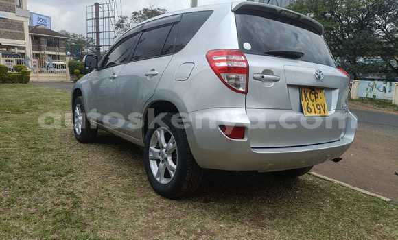 Nunua Ilio tumika Toyota RAV4 Fedha Gari ndani ya Nairobi nchini Nairobi Nunua Ilio tumika Toyota RAV4 Fedha Gari ndani ya Nairobi nchini Nairobi