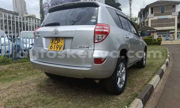 Nunua Ilio tumika Toyota RAV4 Fedha Gari ndani ya Nairobi nchini Nairobi Nunua Ilio tumika Toyota RAV4 Fedha Gari ndani ya Nairobi nchini Nairobi