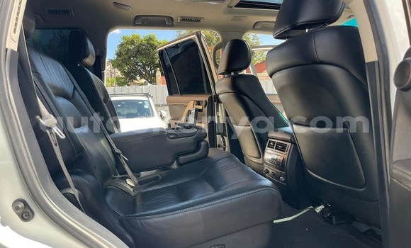 Buy Used Toyota Land Cruiser White Car in Busia in West Kenya Buy Used Toyota Land Cruiser White Car in Busia in West Kenya
