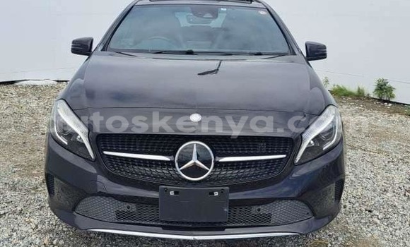 Oofamaa Mercedes‒Benz A–Class Black Makiinaa iti Chuka keessatti East Kenya keessatti