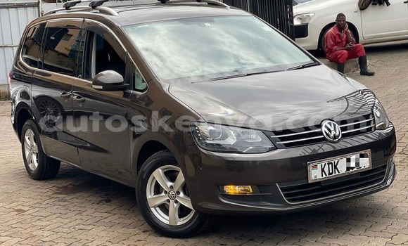 Oofamaa Volkswagen Sharan Black Makiinaa iti Busia keessatti West Kenya keessatti