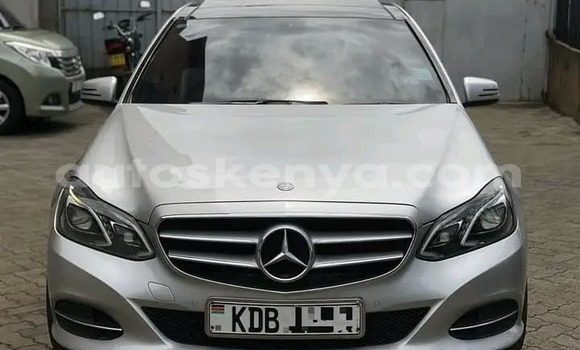 Nunua Ilio tumika Mercedes-Benz E-Classe Nyingine Gari ndani ya Bute nchini Kaskazini Mashariki mwa Kenya
