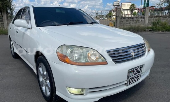 Nunua Ilio tumika Toyota Mark II Nyeupe Gari ndani ya Busia nchini West Kenya