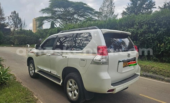 Buy Used Toyota Land Cruiser White Car in Chuka in East Kenya Buy Used Toyota Land Cruiser White Car in Chuka in East Kenya
