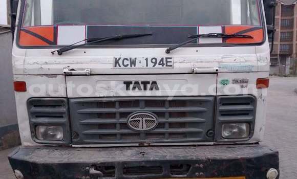 Buy Used Toyota Dyna White Truck in Bura in Northeast Kenya Buy Used Toyota Dyna White Truck in Bura in Northeast Kenya