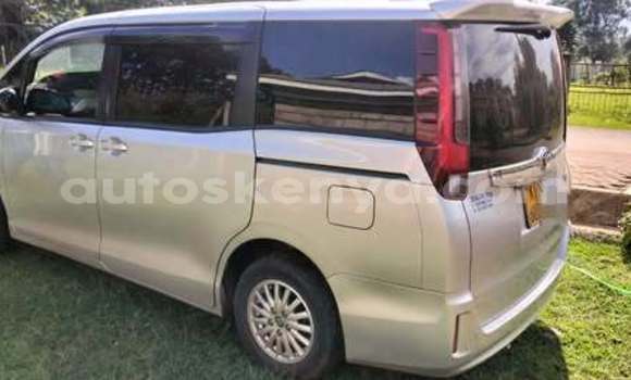 Nunua Ilio tumika Toyota Noah Nyingine Gari ndani ya Nairobi nchini Nairobi Nunua Ilio tumika Toyota Noah Nyingine Gari ndani ya Nairobi nchini Nairobi