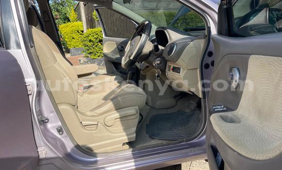 Nunua Ilio tumika Nissan Note Fedha Gari ndani ya Nairobi nchini Nairobi Nunua Ilio tumika Nissan Note Fedha Gari ndani ya Nairobi nchini Nairobi